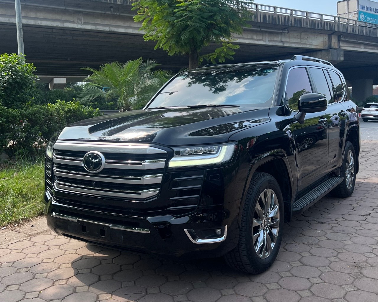 ĐỘ BODY KIT TOYOTA LAND CRUISER LC300 THEO PHONG CÁCH TRUNG ĐÔNG