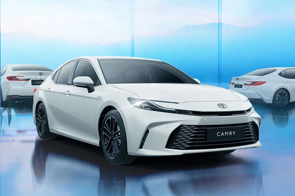 CAMRY HEV PREMIUM