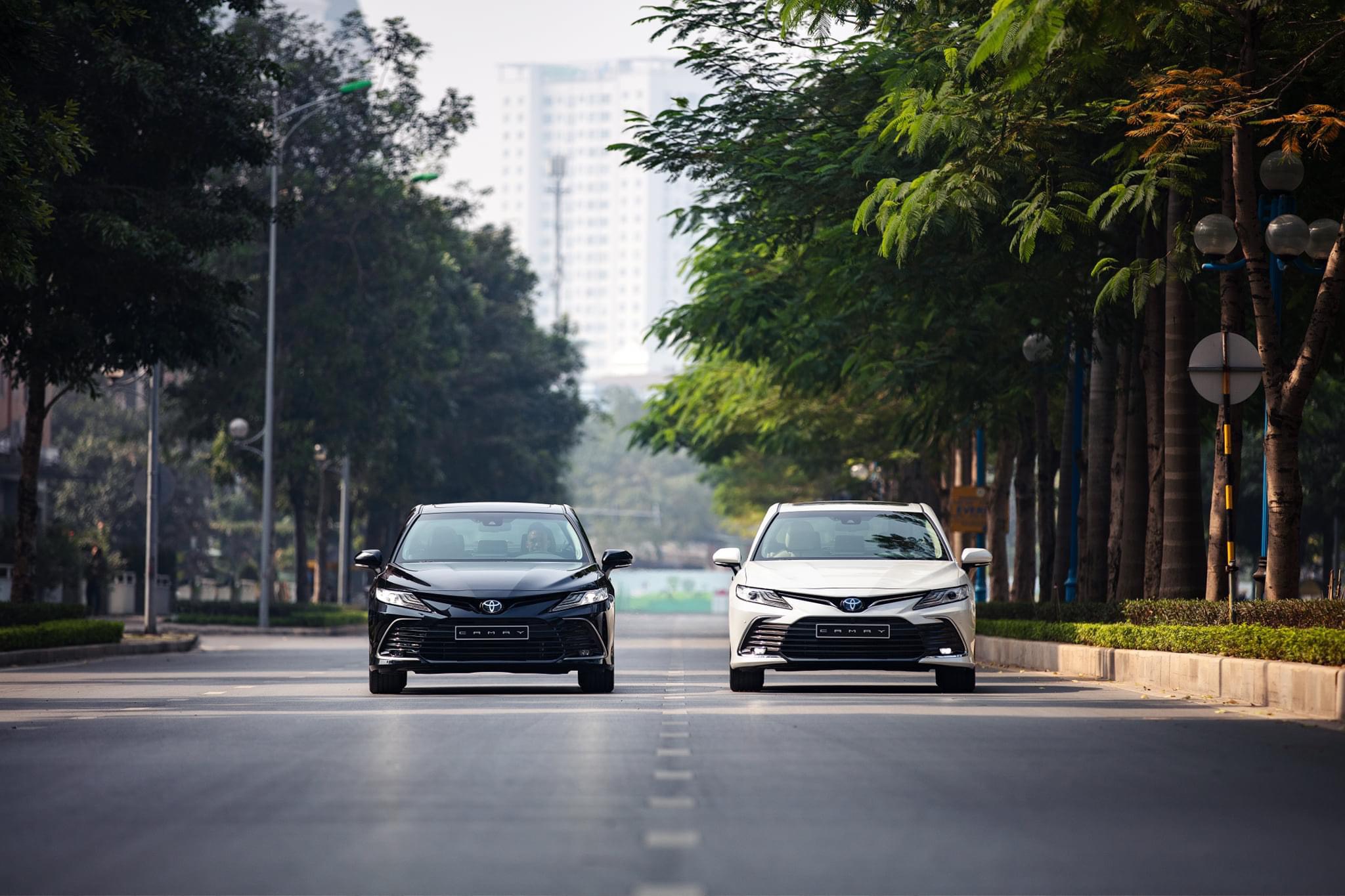 CAMRY HEV PREMIUM