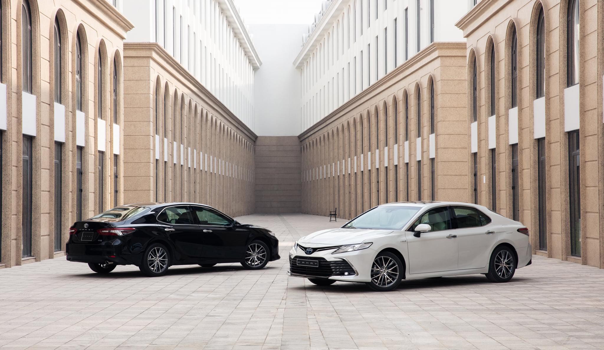 CAMRY HEV PREMIUM