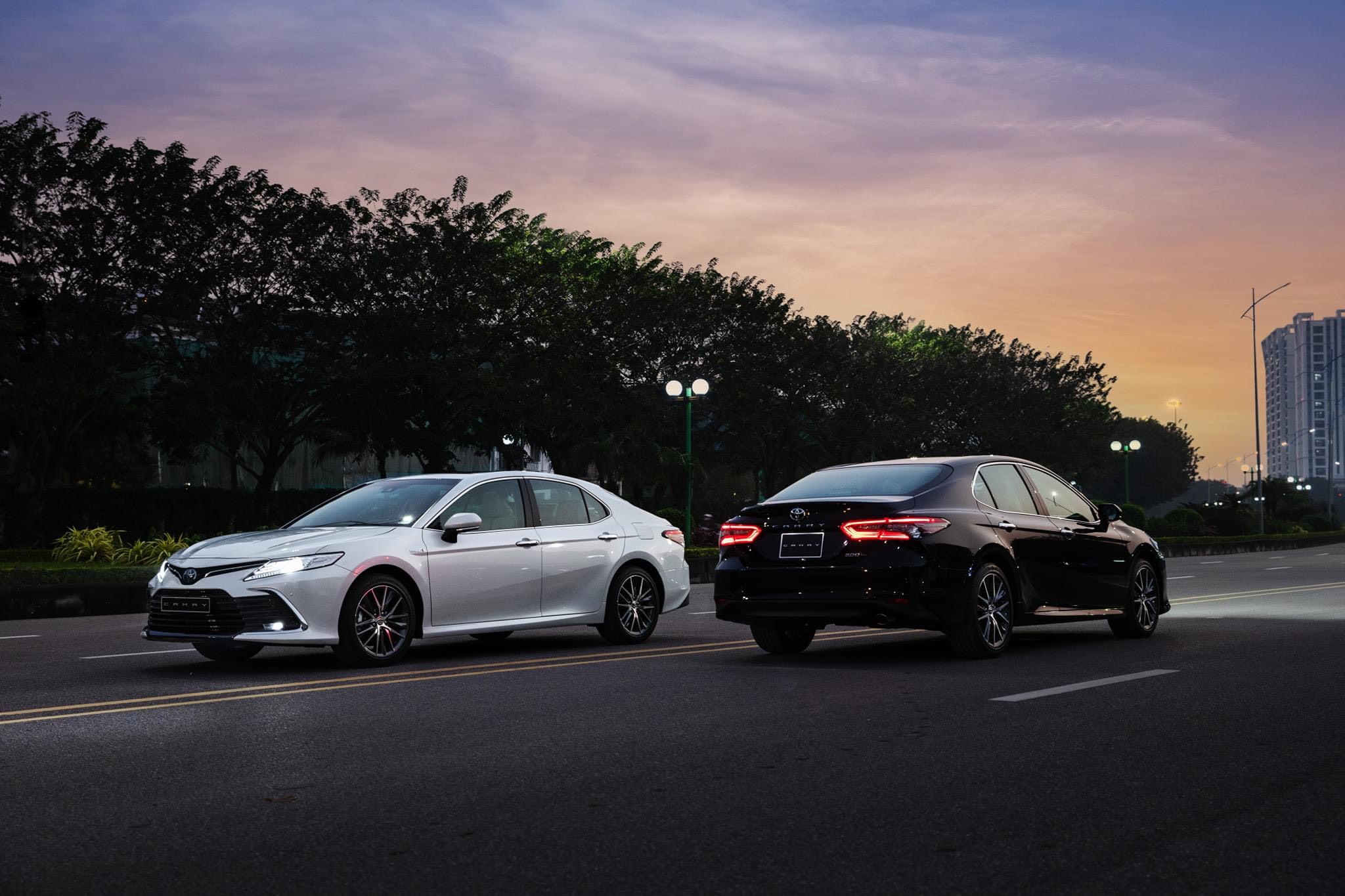 CAMRY HEV PREMIUM