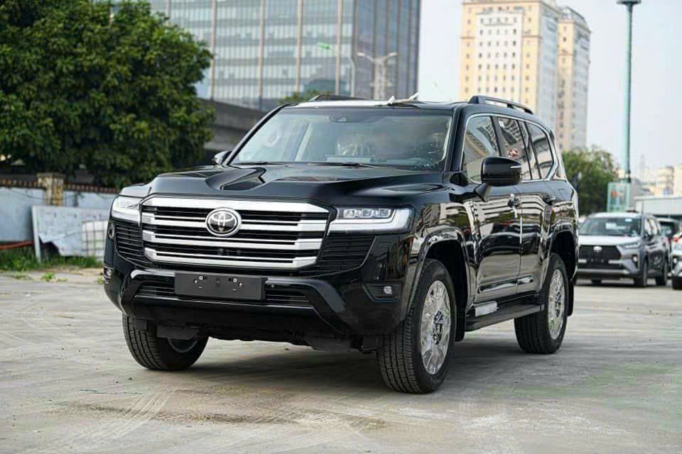 GIÁ XE TOYOTA LAND CRUISER THÁNG 8/2024