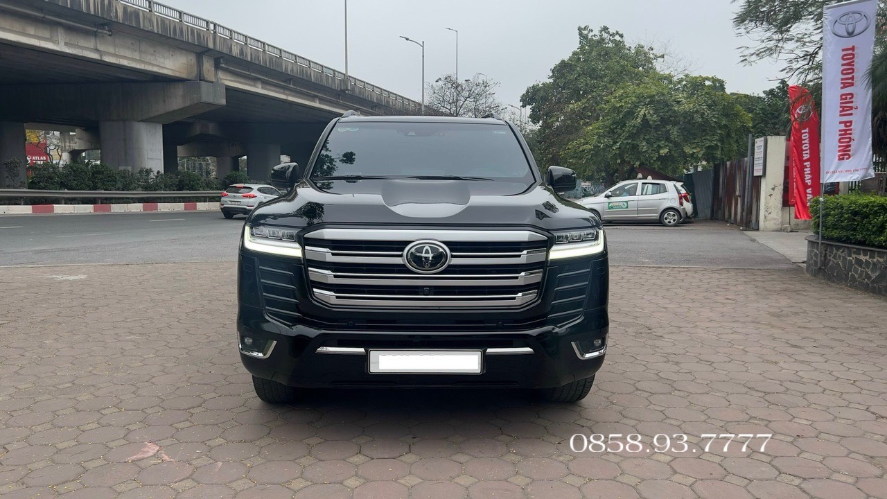 CÁC MODEL LAND CRUISER LC300 Ở TOYOTA PHÁP VÂN