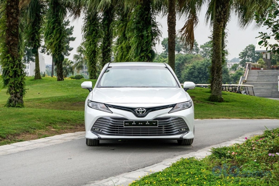 GẦN NGHÌN NGƯỜI CHI TIỀN TỶ MUA TOYOTA CAMRY 2019 TRONG THÁNG 10/2019