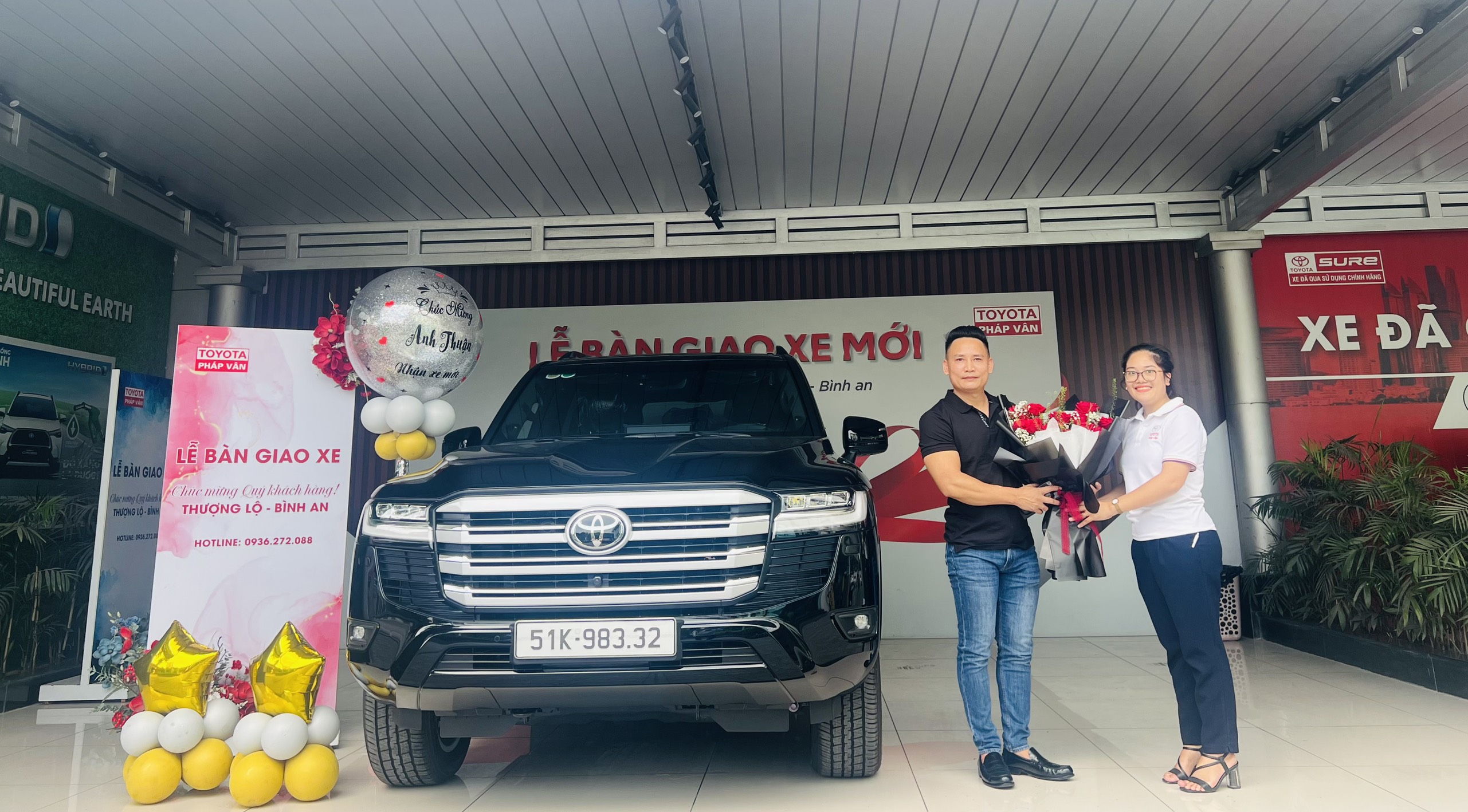 BÀN GIAO CHIẾC XE LAND CRUISER LC300