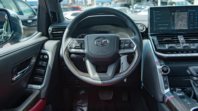 Chi tiết Toyota Land Cruiser 2022 phiên bản VXR cao cấp nhất có giá 2,5 tỷ đồng tại Trung Đông Chi tiết Toyota Land Cruiser 2022 phiên bản VXR cao cấp nhất có giá 2,5 tỷ đồng tại Trung Đông