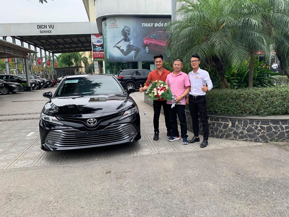 Lễ bàn giao xe mới