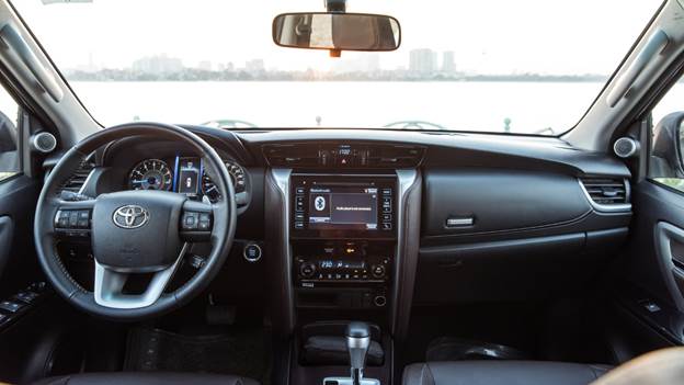Nội thất Toyota Fortuner.