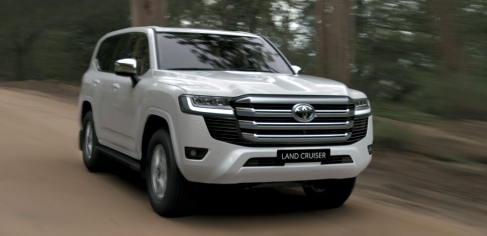 Toyota Land Cruiser mới nhất tháng 7,8/2023: Giá và thông số kĩ thuật
