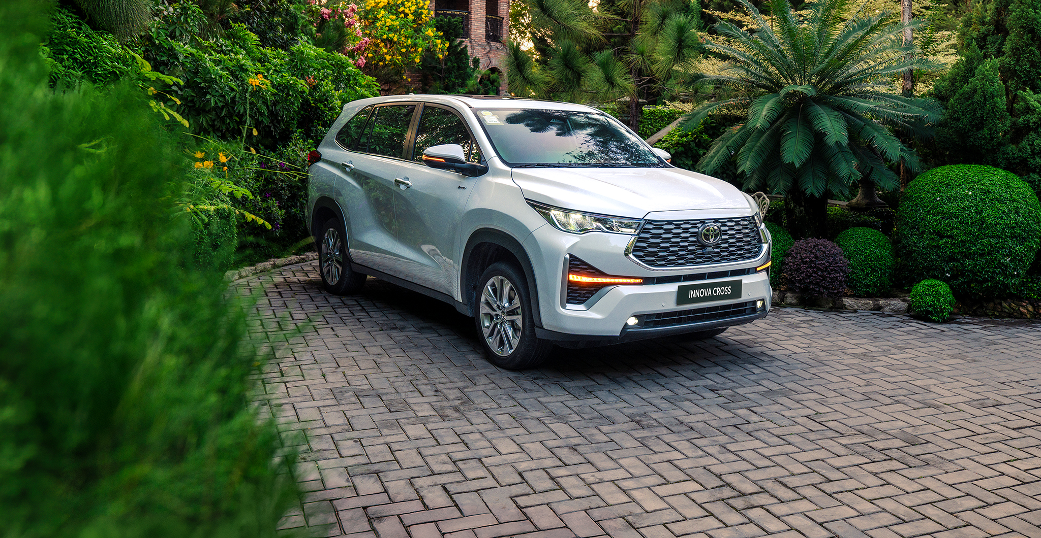 Innova Cross